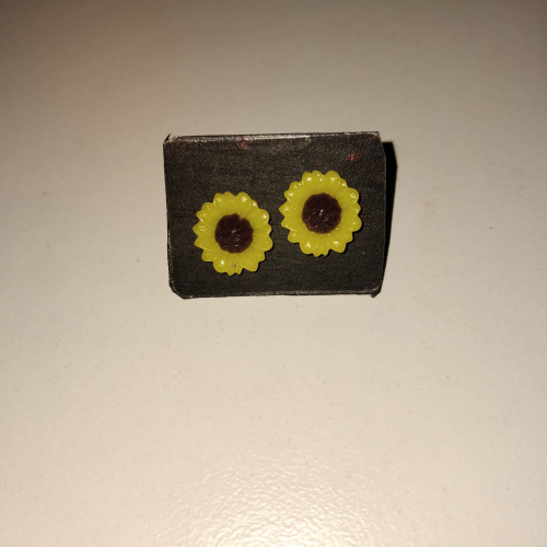 sunflower studs