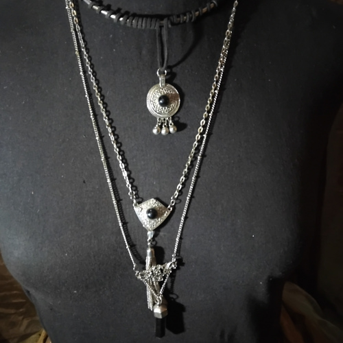 silver and black 3 layered chain