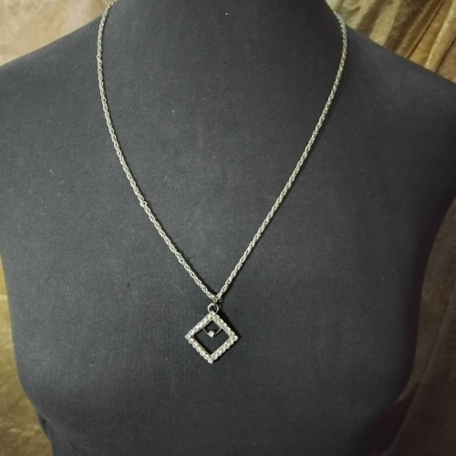silver diamond shape pendant silver chain