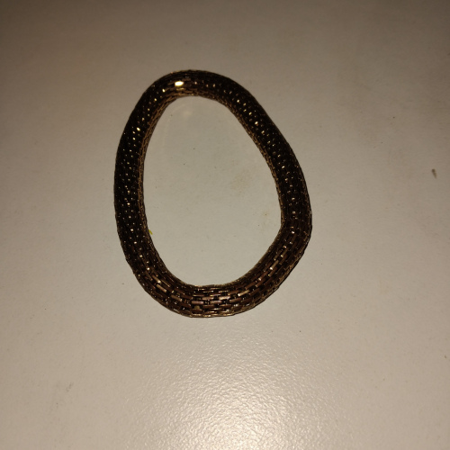 gold sleek stretchable bracelet