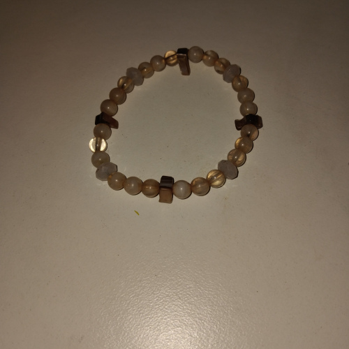 murky white with gold pieces beaded bracelet