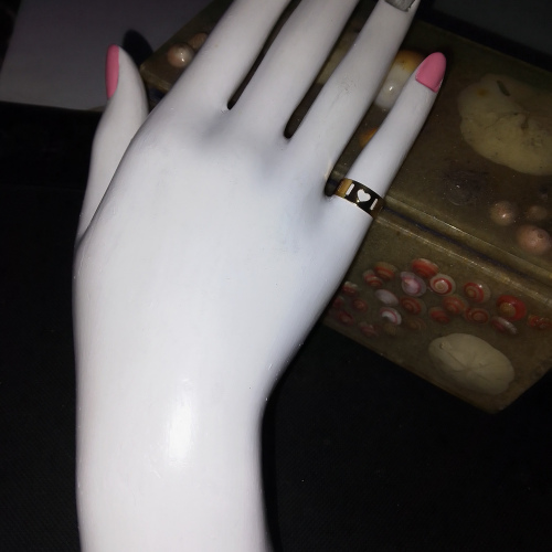 gold heart detail ring