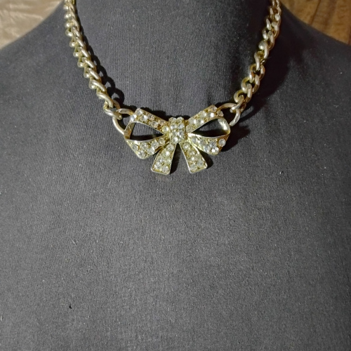 silver with diamond big bow pendant necklace